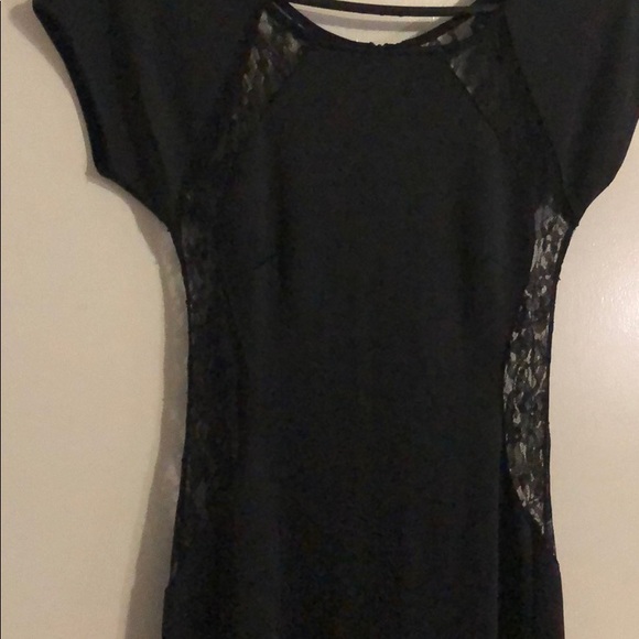 Black Gown with Lace Details - Picture 4 of 5